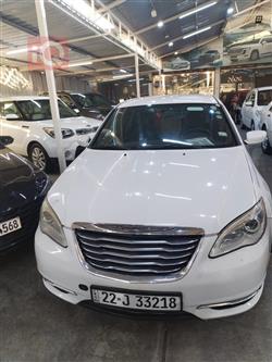 Chrysler 200